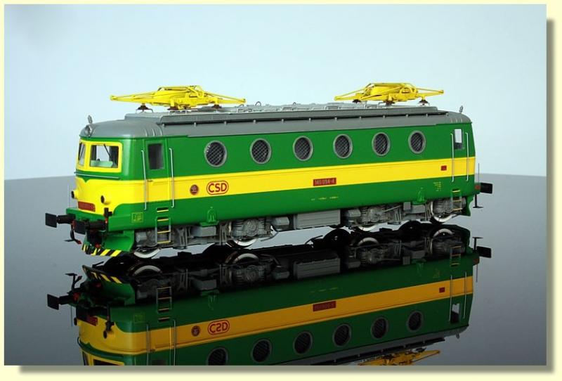 Československé Dráhy CSD #140 094-4 HO Yellow Stripe E499.0 Electric Locomotive DCC