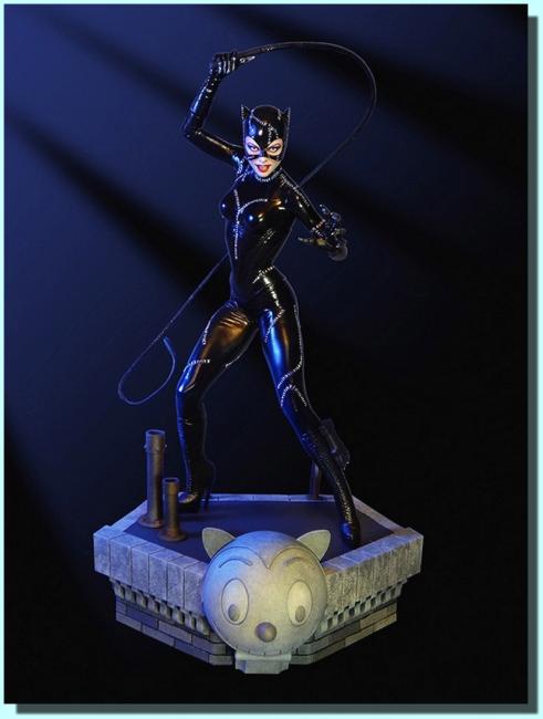 Catwoman Michelle Pfeiffer Sixth Scale Maquette