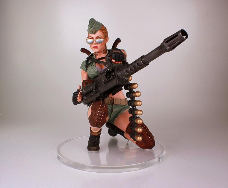 Lucky & Grenade Launcher The Honey Trap Collectors Gallery Quarter Scale Statue