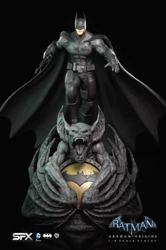 Batman Atop A Batsignal-themed Base The DC Arkham Origins 1/8 Scale Exclusive Statue Diorama