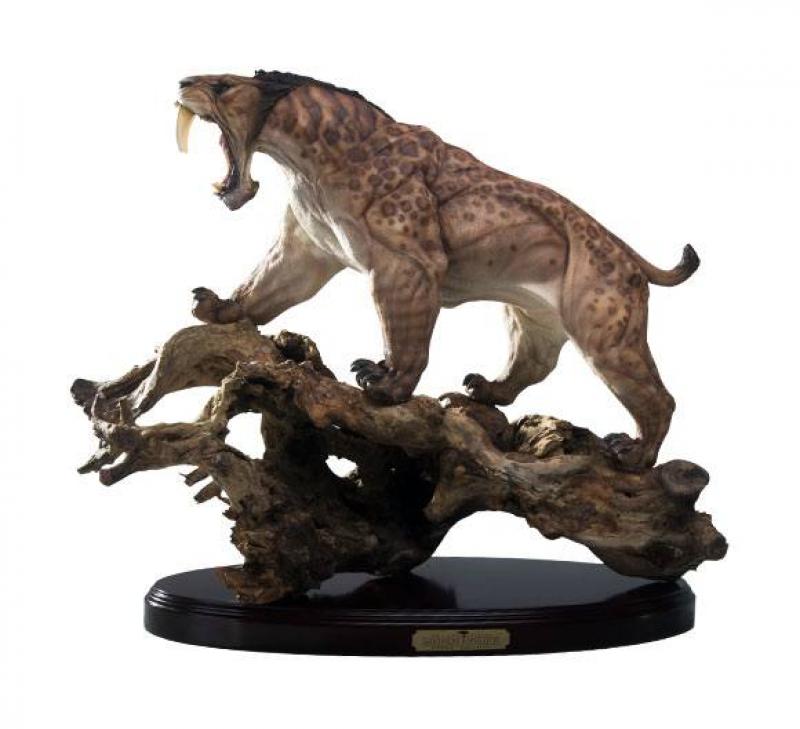 Saber-Toothed Tiger Smilodon Populator Exclusive Predatory Scale Collectible Statue   pravěký svět