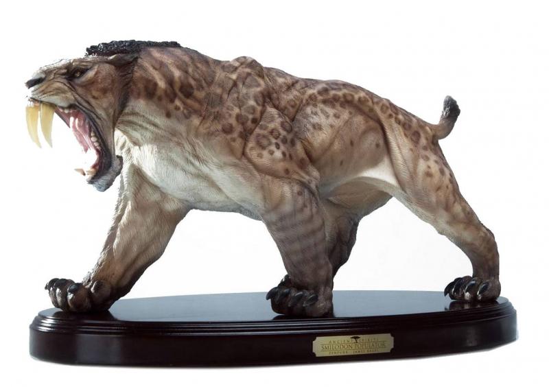 Smilodon Populator The Saber-Toothed Tiger Exclusive Predatory Scale Collectible Statue   pravěký svět