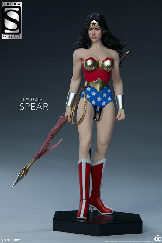 Wonder Woman The DC Comics Exclusive Sixth Scale Collectible Figure