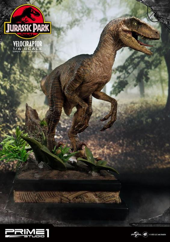 Velociraptor With An Open Mouth The Jurassic Park Sixth Scale Statue Diorama  pravěký svět