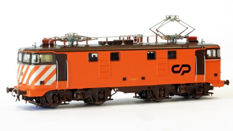 Comboios de Portugal CP #0-272513-1 HO Orange White Stripes Class 2550 Electric Locomotive AC/DC DCC Ready